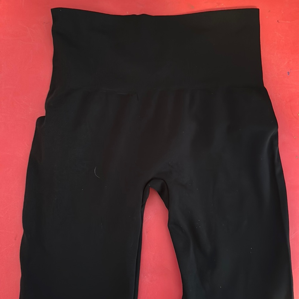 Black mid belly leggings (non see thru)